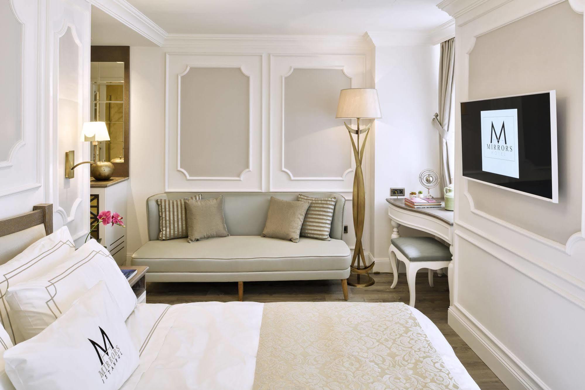 Mirrors Hotel Istanbul Exterior photo